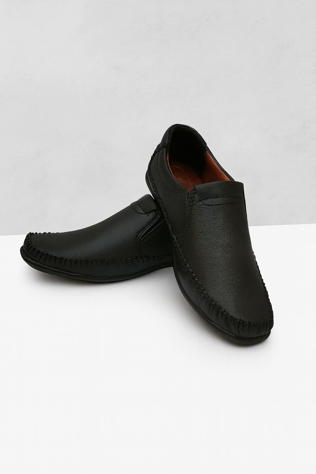 Men’s Premium Closed Shoes